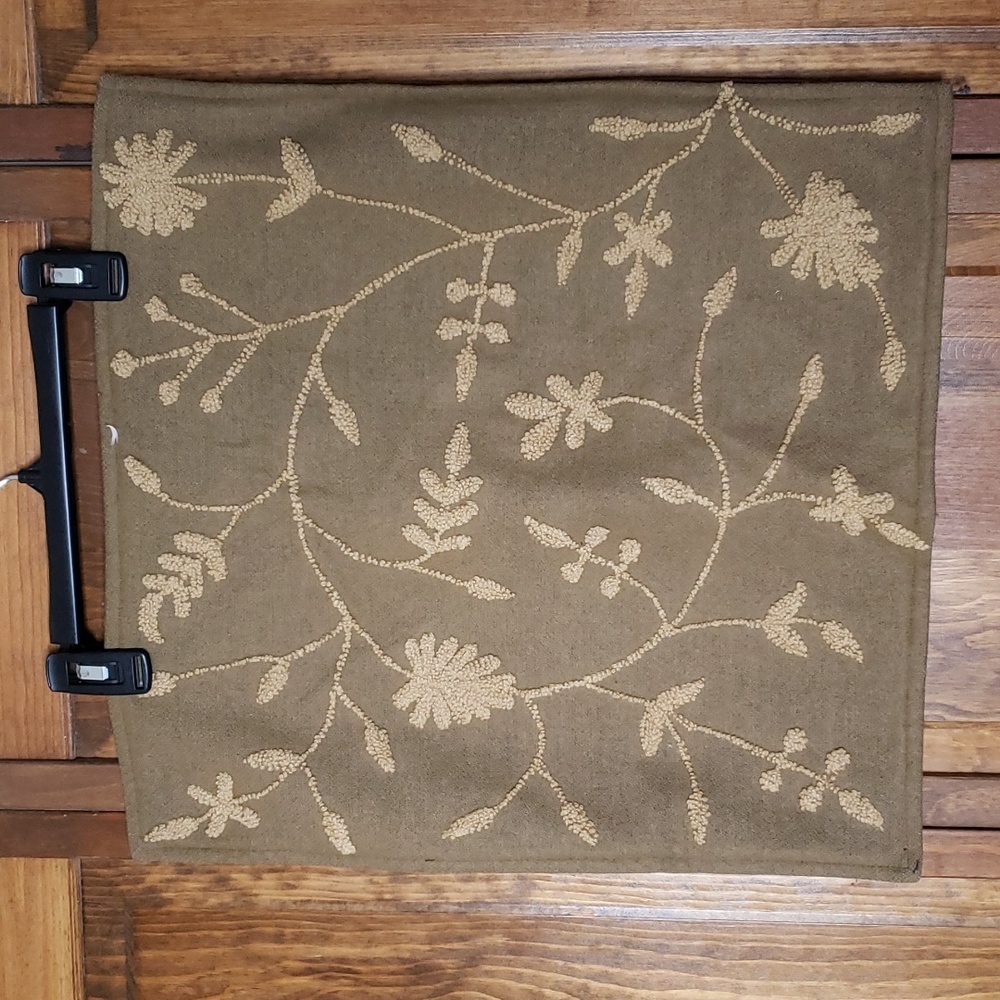 Crate&Barrel ARCADIA Crewel Pillow Cover